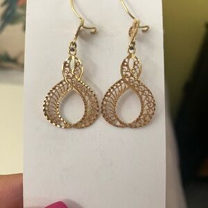 Elegant 14K Gold Dangle Earrings